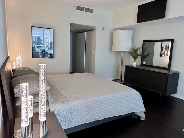 $4,300 | 1800 North Bayshore Drive, Unit 511, Miami, FL 33132