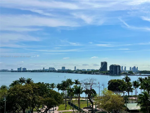 $4,300 | 1800 North Bayshore Drive, Unit 511, Miami, FL 33132