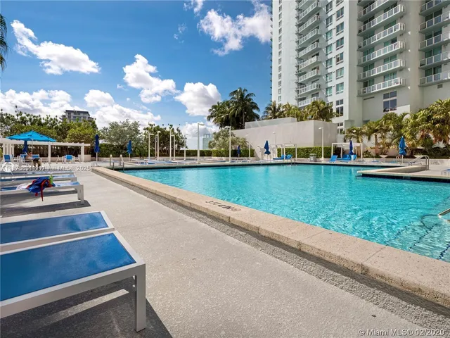 $4,300 | 1800 North Bayshore Drive, Unit 511, Miami, FL 33132