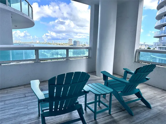 $4,300 | 1800 North Bayshore Drive, Unit 511, Miami, FL 33132