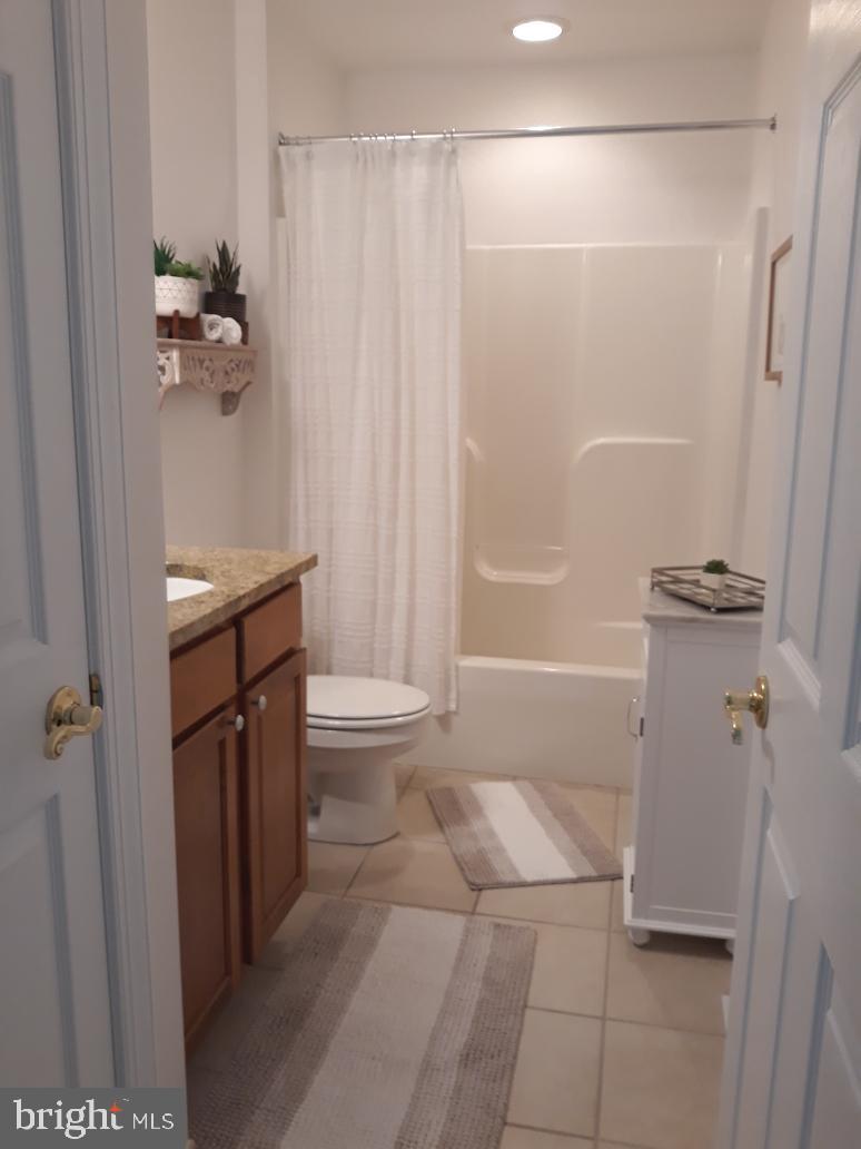 4633 Old Oak Road Doylestown, PA 18902 - Photo 18 of 21 Second Floor Bathroom
