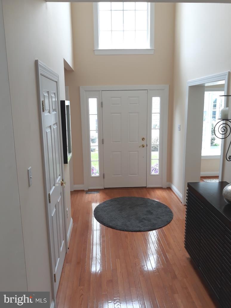 4633 Old Oak Road Doylestown, PA 18902 - Photo 3 of 21 Foyer
