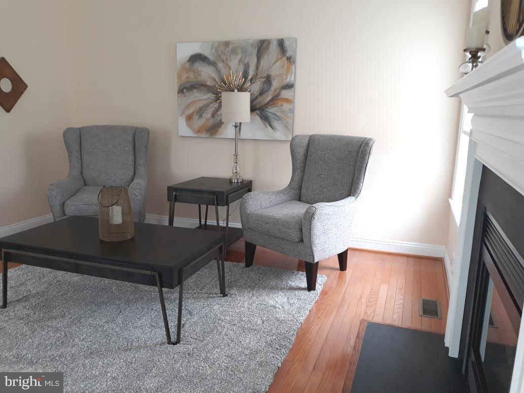 4633 Old Oak Road Doylestown, PA 18902 - Photo 5 of 21 Living Room