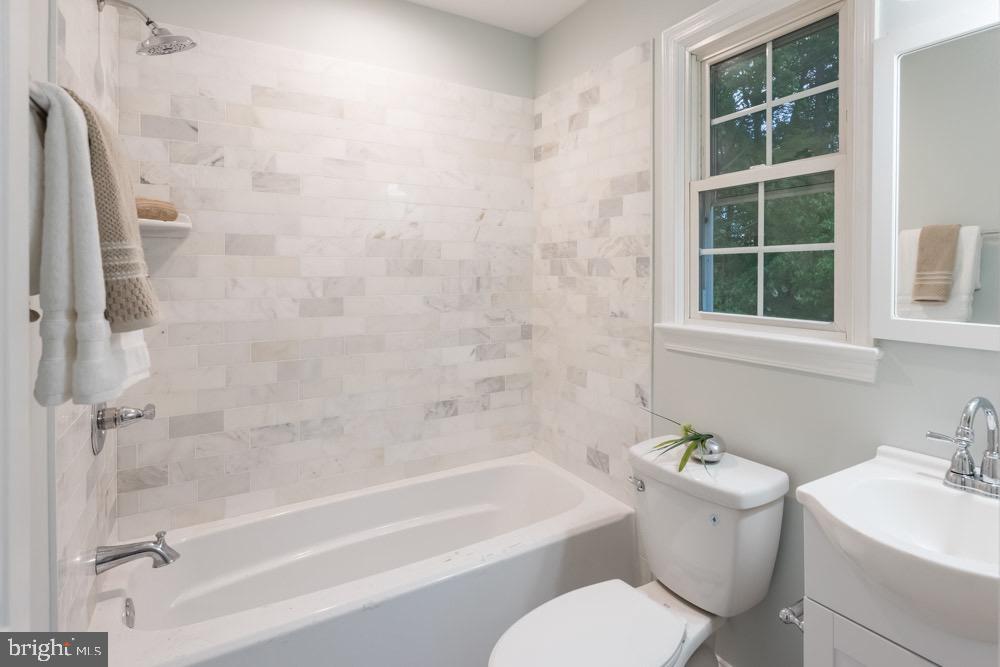7912 St George Court Springfield, VA 22153 - Photo 18 of 32 Gallery Image 18