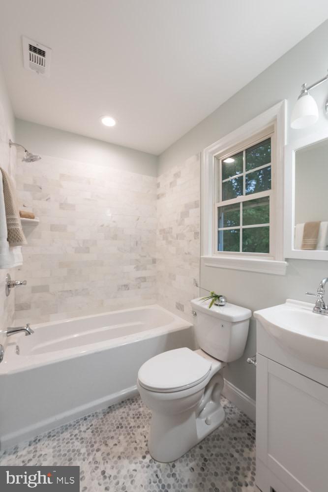 7912 St George Court Springfield, VA 22153 - Photo 19 of 32 Gallery Image 19