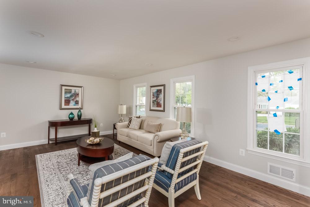 7912 St George Court Springfield, VA 22153 - Photo 6 of 32 Gallery Image 6