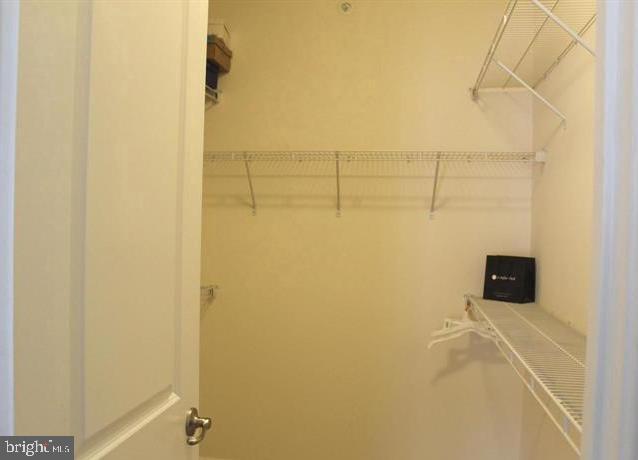 24676 Footed Ridge Terrace Sterling, VA 20166 - Photo 8 of 17