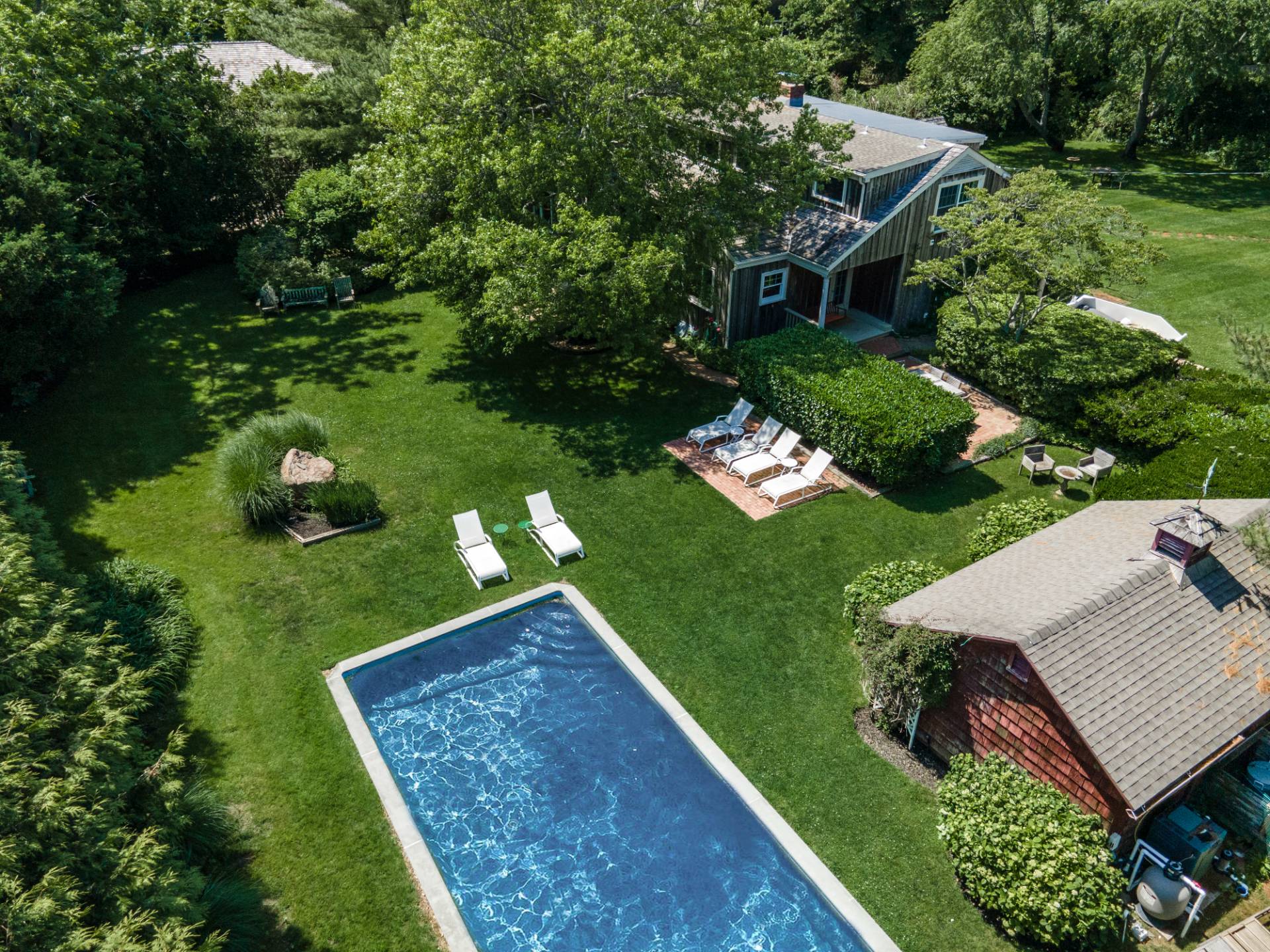 53 Hildreth Lane Bridgehampton, NY 11932 - Photo 11 of 37 an aerial view of a house