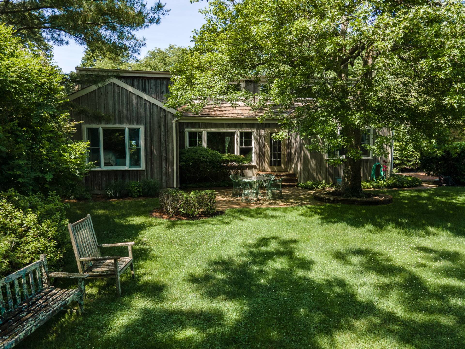 53 Hildreth Lane Bridgehampton, NY 11932 - Photo 4 of 37 a front view of house with yard and green space