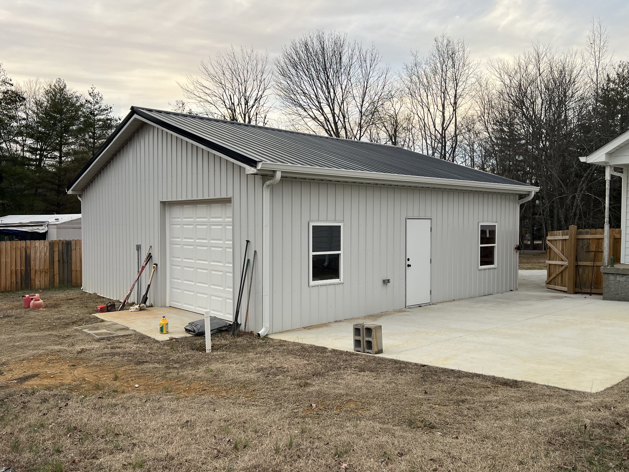 1343 Oaklawn Road Chapmansboro, TN 37035 - Photo 4 of 10 a view of backyard of house