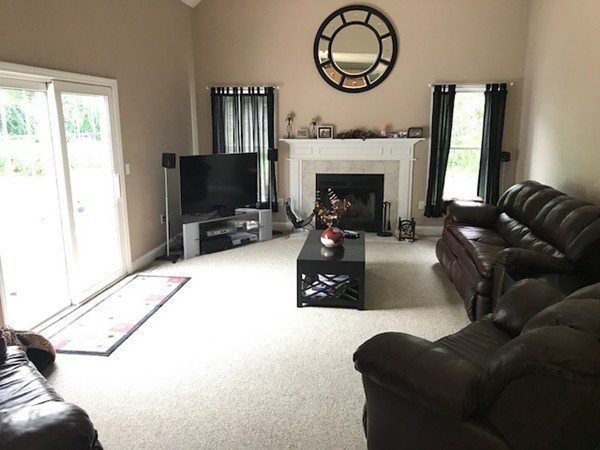 152 Burbank Road Sutton, MA 01590 - Photo 5 of 20