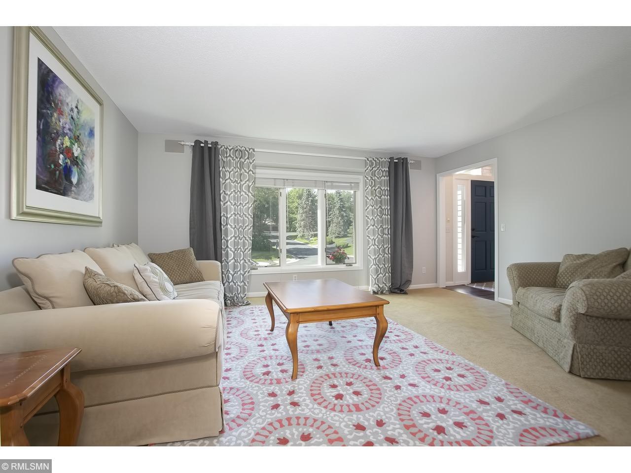 10347 Franlo Road Eden Prairie, MN 55347 - Photo 4 of 37