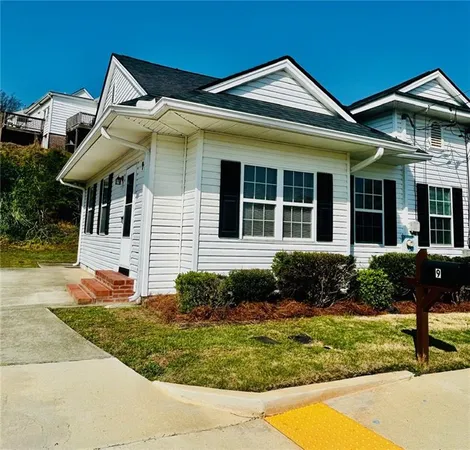 $1,695 | 9 Victory Street, Gainesville, GA 30501