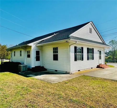 $1,695 | 9 Victory Street, Gainesville, GA 30501