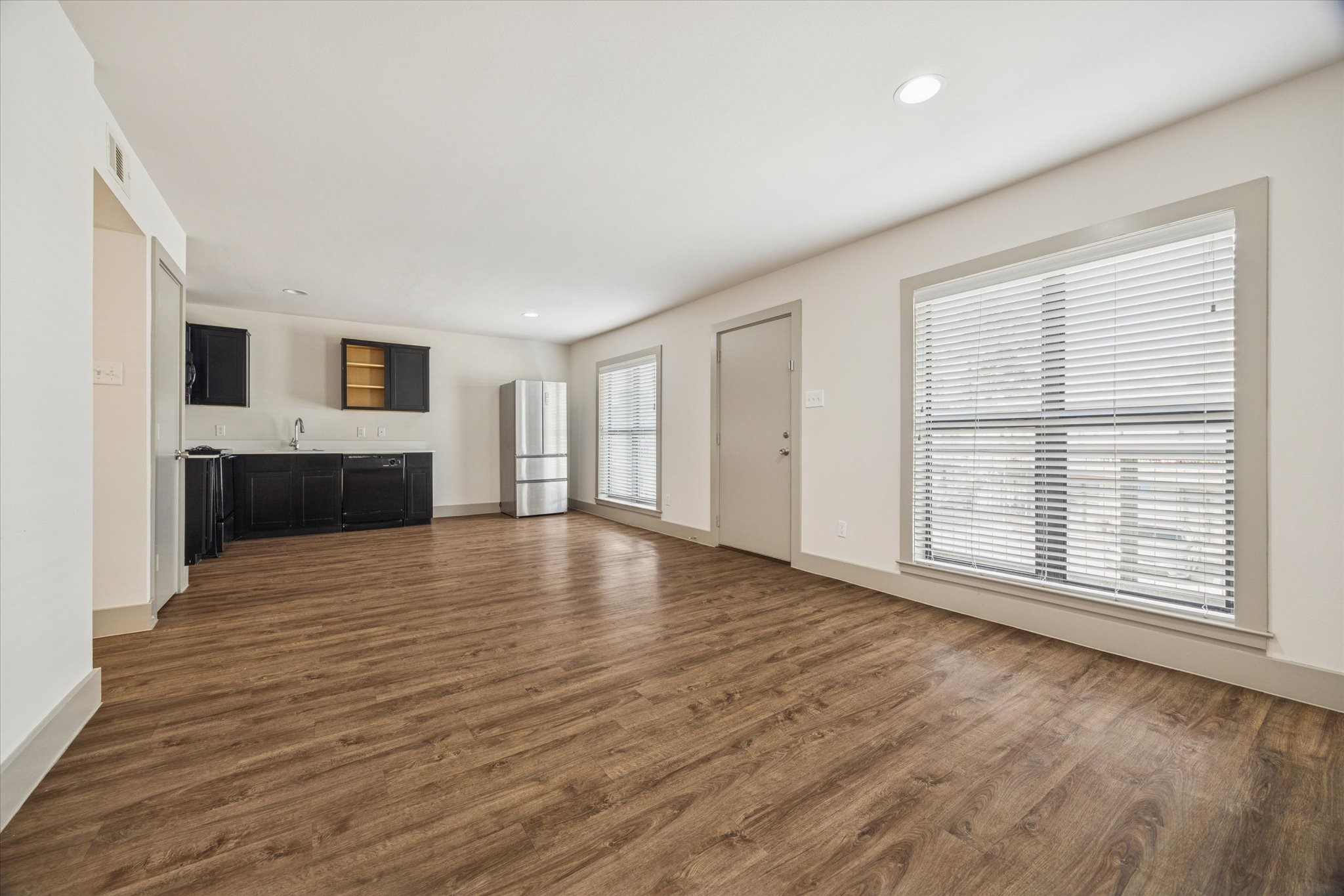 4300 Rosslyn Road, Unit 2 Houston, TX 77018 - Photo 1 of 10