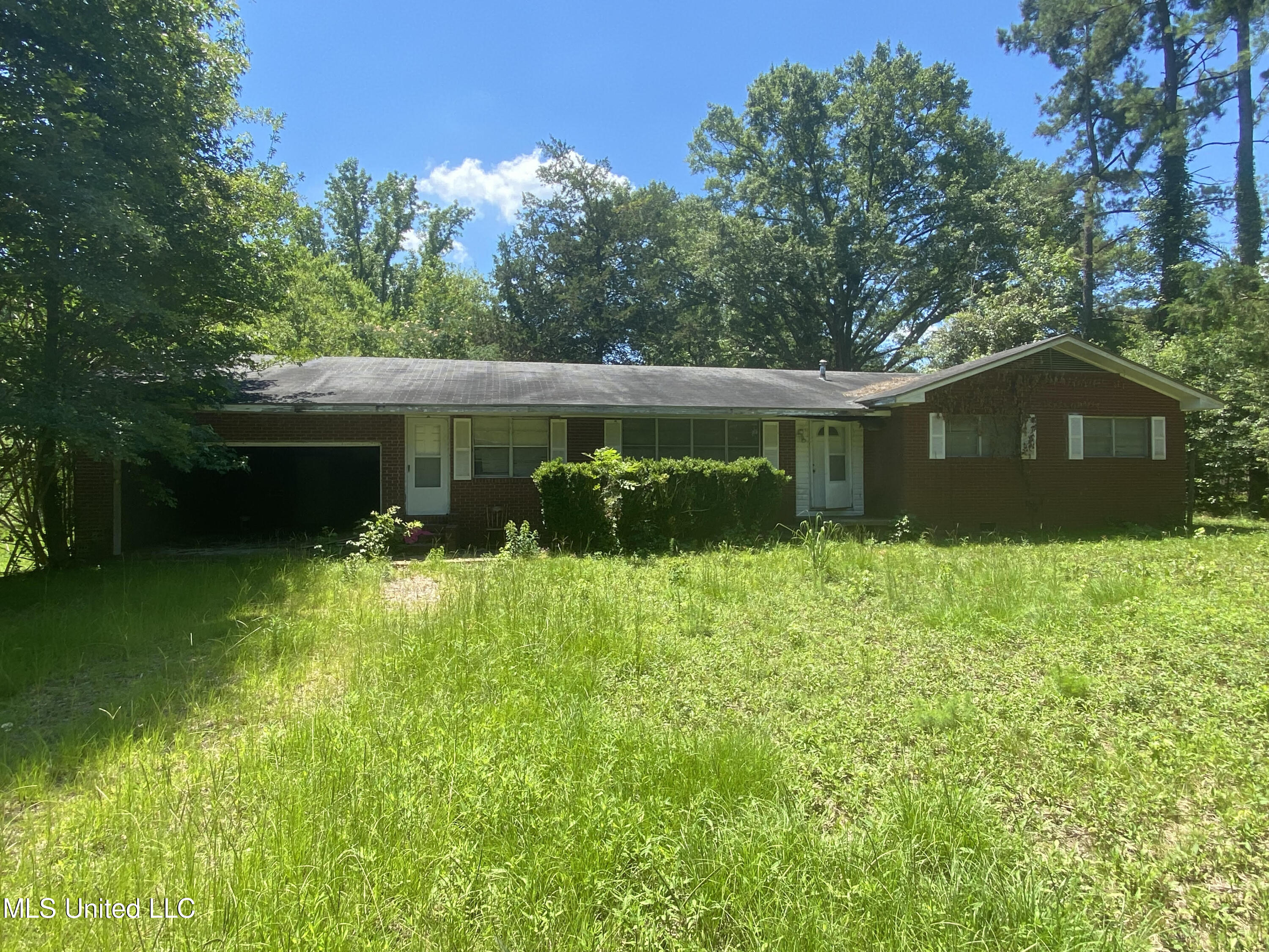 3014 West Gallman Road Hazlehurst, MS 39083 - Photo 1 of 1 Front of House