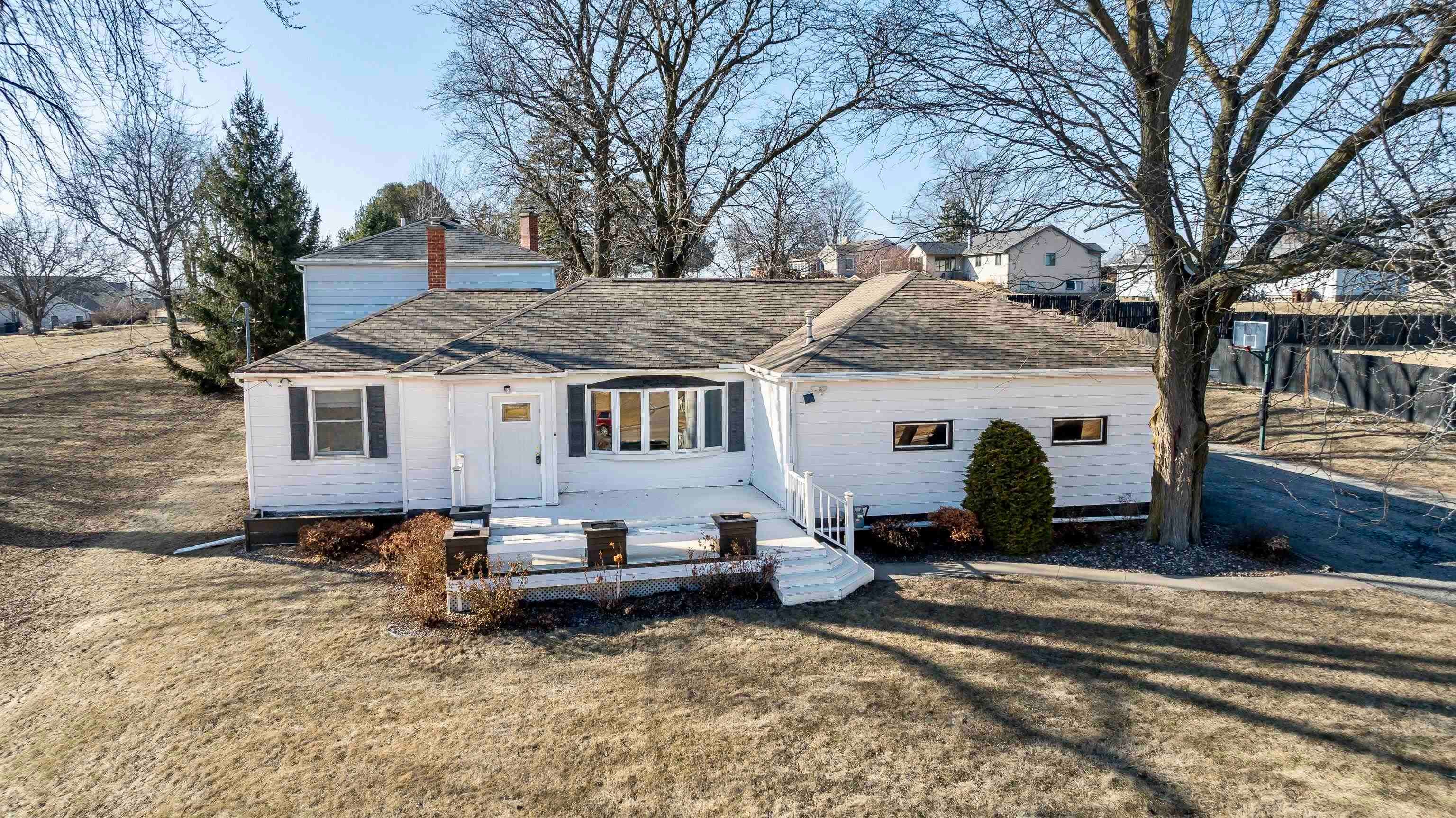 2473 Radford Road Dubuque, IA 52002 - Photo 1 of 45 Gallery Image 1