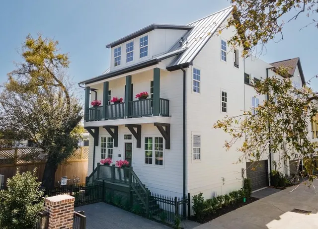 $649,900 | 11053 Chatterton Drive, Houston, TX 77043