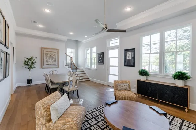 $649,900 | 11053 Chatterton Drive, Houston, TX 77043