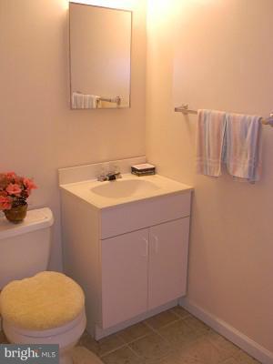 8048 Inverness Ridge Road Potomac, MD 20854 - Photo 15 of 22 Bath