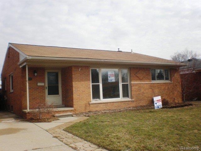 18151 Winsome Road Fraser, MI 48026 - Photo 2 of 7 261-942587 - Front-Left