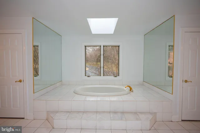 $6,500 | 9700 Grenadier Court, Bethesda, MD 20817