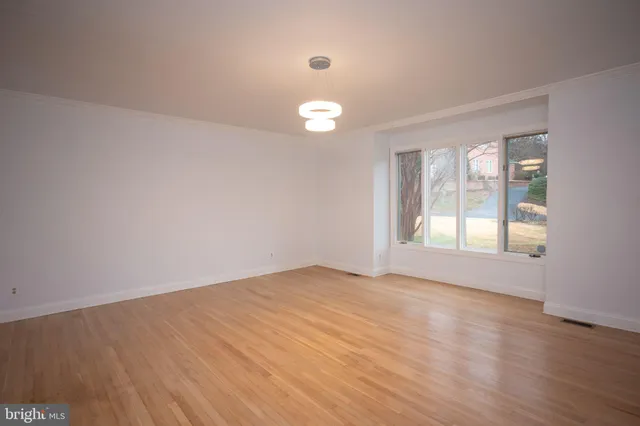 $6,500 | 9700 Grenadier Court, Bethesda, MD 20817