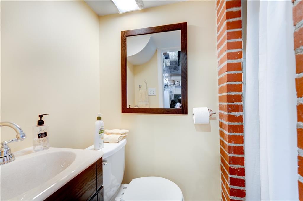 216 Crestview Road Pittsburgh, PA 15235 - Photo 12 of 14 Gallery Image 12