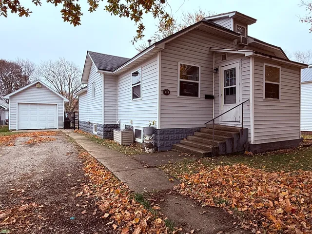 $144,900 | 406 South Church Street, Gibson City, IL 60936