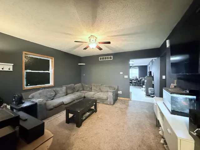 $144,900 | 406 South Church Street, Gibson City, IL 60936