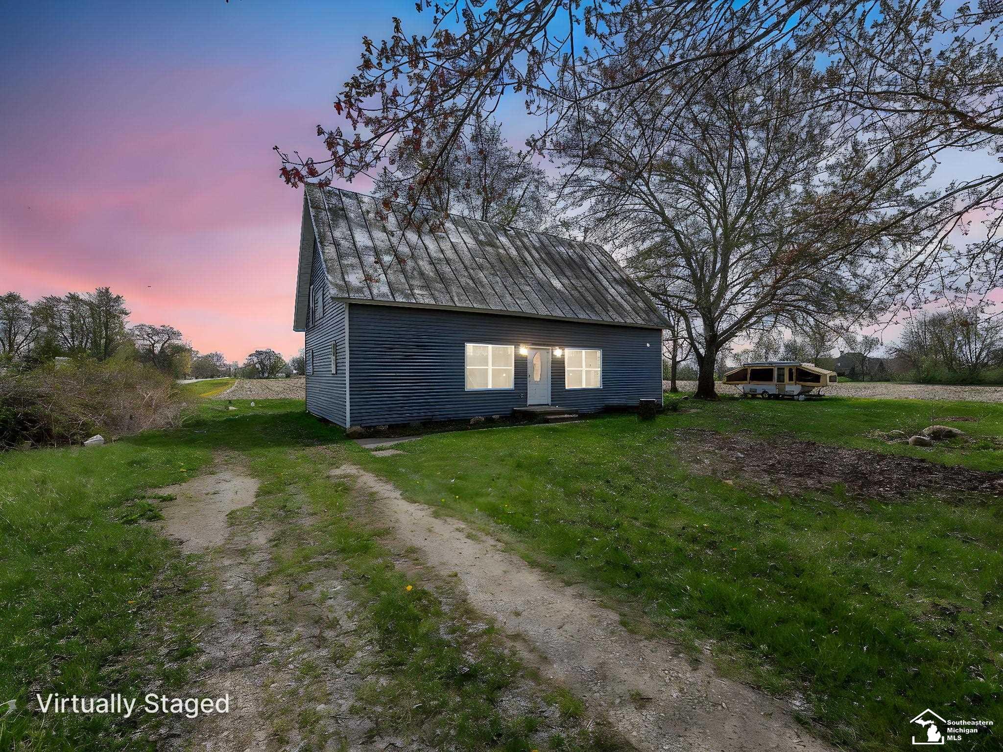 13680 Martinsville Road Carleton, MI 48117 - Photo 2 of 24