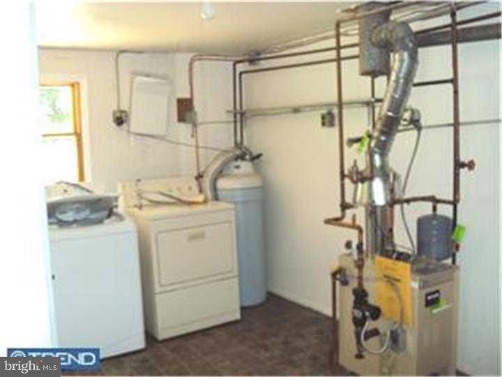 876 Mustang Road Warrington, PA 18976 - Photo 11 of 14 Gallery Image 11