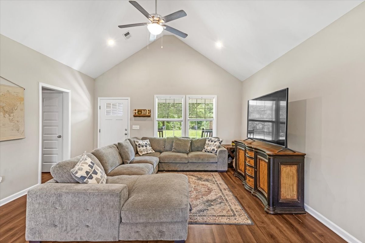 147 Ray Jent Road Bethpage, TN 37022 - Photo 14 of 47 a living room with furniture and a window