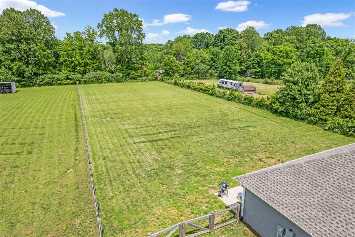 147 Ray Jent Road Bethpage, TN 37022 - Photo 30 of 47 a view of an outdoor space and a yard
