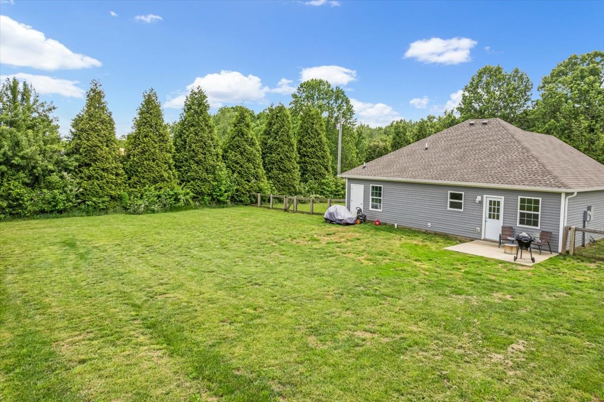 147 Ray Jent Road Bethpage, TN 37022 - Photo 47 of 47 a front view of a house with garden