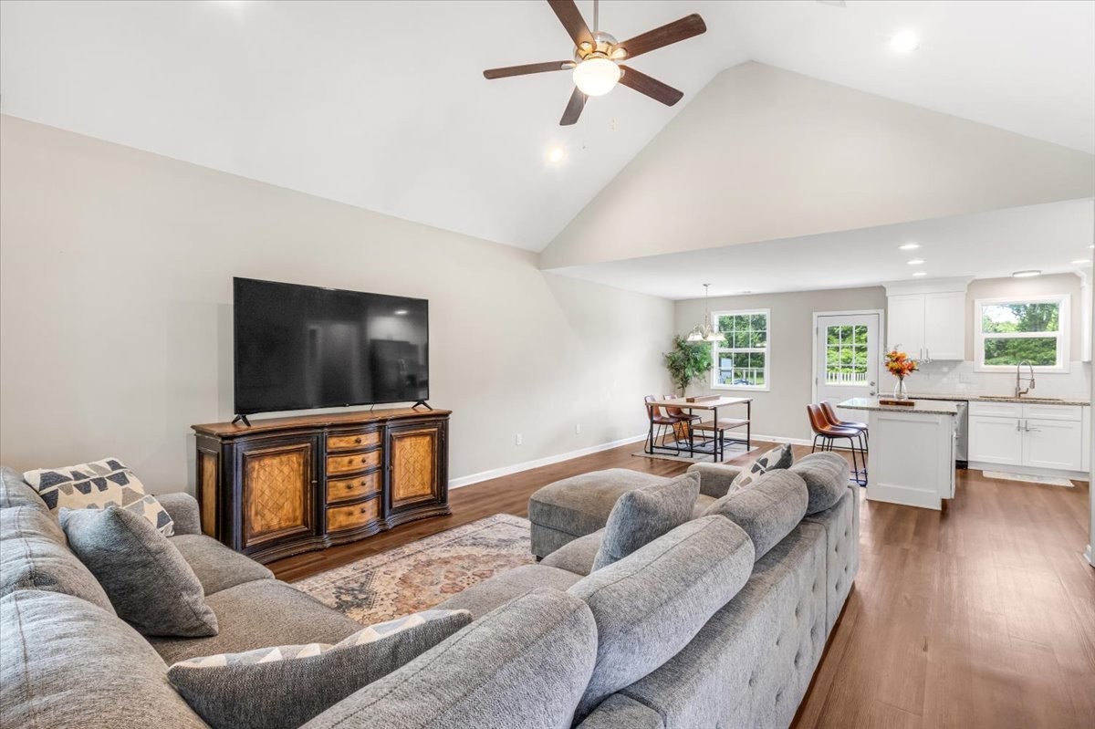 147 Ray Jent Road Bethpage, TN 37022 - Photo 10 of 47 a living room with furniture and a flat screen tv