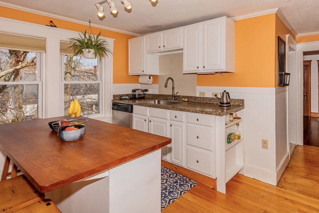 9 Lyman Road, Unit C Northampton, MA 01060 - Photo 3 of 28 Gallery Image 3