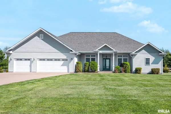 $474,900 | 34460 North Peoria Line Road, Farmington, IL 61531