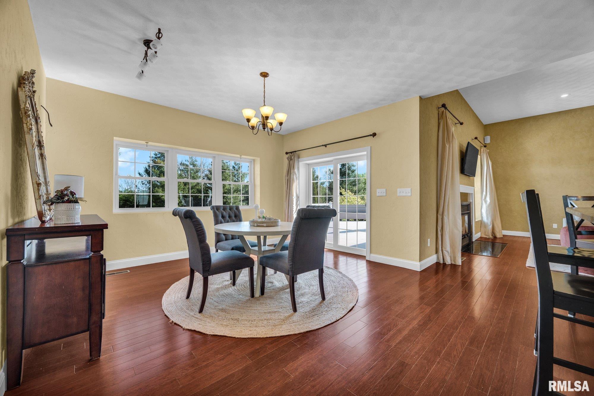 34460 North Peoria Line Road Farmington, IL 61531 - Photo 11 of 64