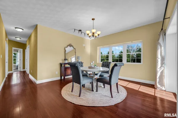 $474,900 | 34460 North Peoria Line Road, Farmington, IL 61531