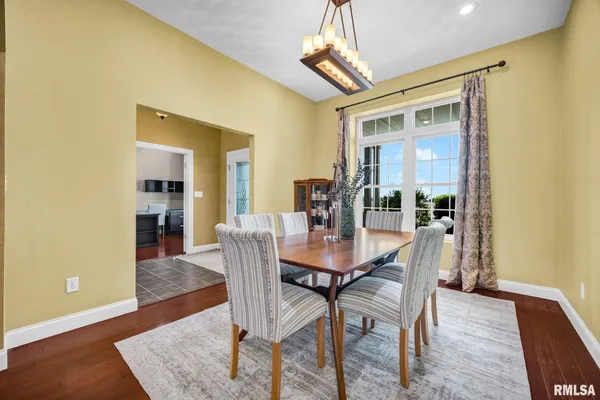 $474,900 | 34460 North Peoria Line Road, Farmington, IL 61531