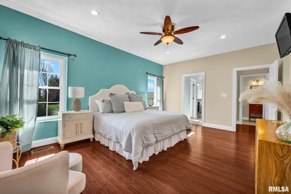 $474,900 | 34460 North Peoria Line Road, Farmington, IL 61531