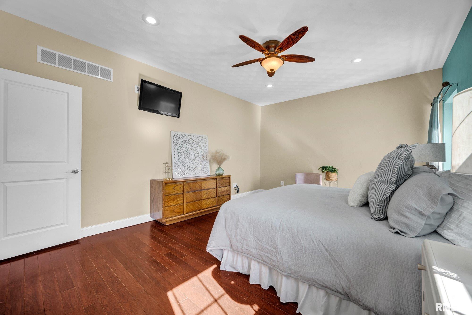 34460 North Peoria Line Road Farmington, IL 61531 - Photo 18 of 64