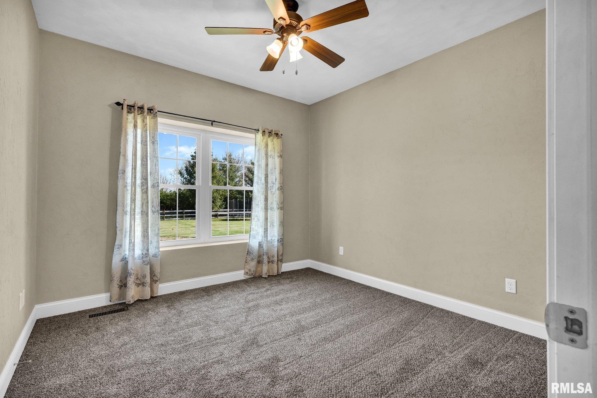 34460 North Peoria Line Road Farmington, IL 61531 - Photo 24 of 64