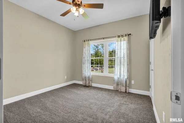 $474,900 | 34460 North Peoria Line Road, Farmington, IL 61531