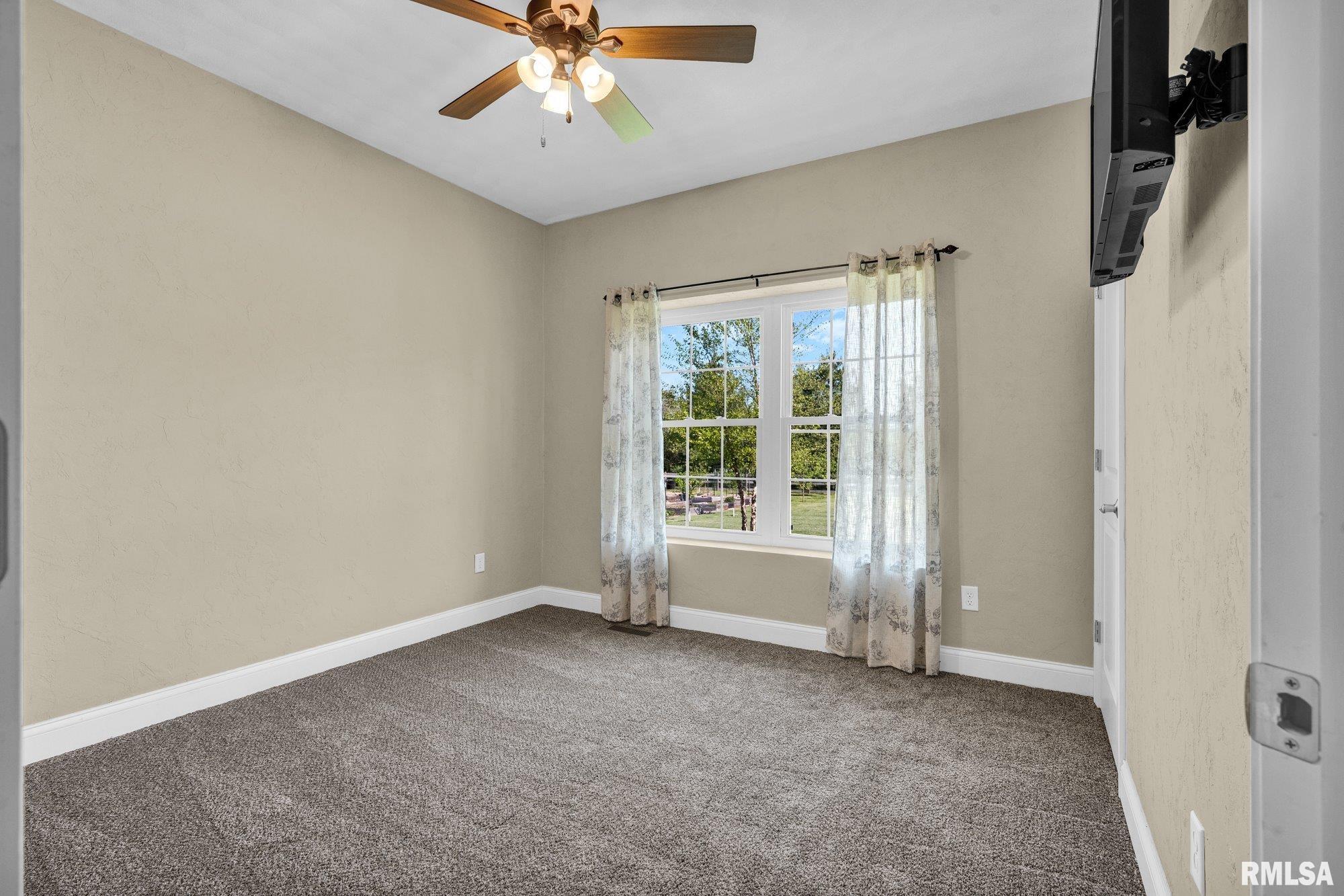 34460 North Peoria Line Road Farmington, IL 61531 - Photo 25 of 64