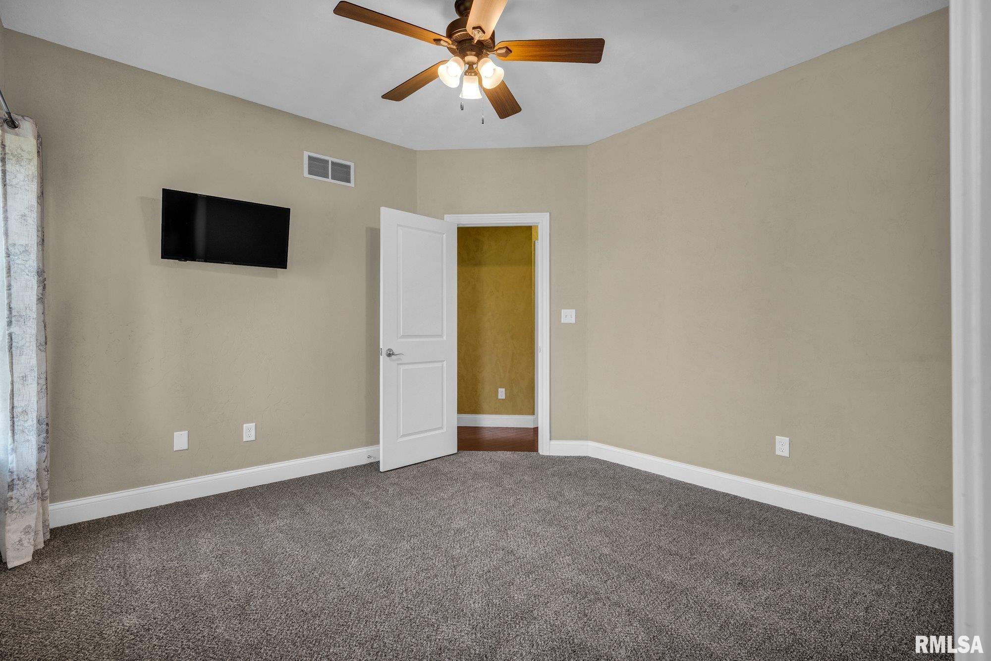 34460 North Peoria Line Road Farmington, IL 61531 - Photo 27 of 64