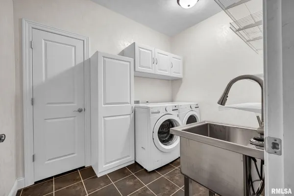 $474,900 | 34460 North Peoria Line Road, Farmington, IL 61531