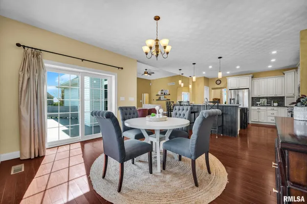 $474,900 | 34460 North Peoria Line Road, Farmington, IL 61531