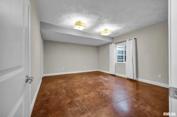 $474,900 | 34460 North Peoria Line Road, Farmington, IL 61531